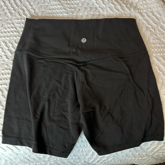 Lululemon align shorts size 8 - Picture 2 of 4